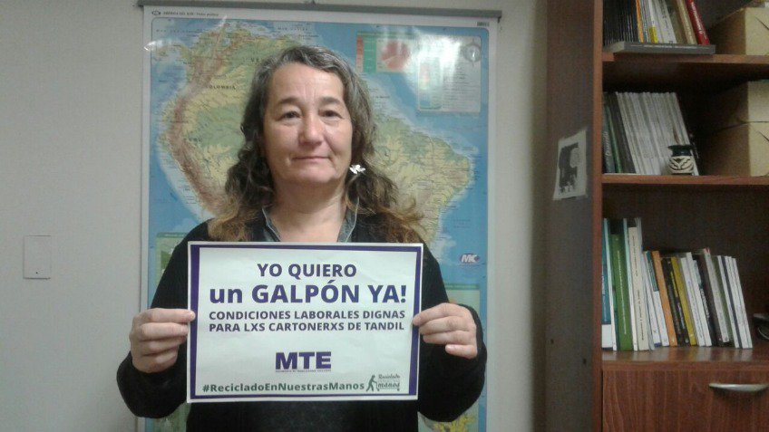 Cartoneros siguen en campaña por un galpón
